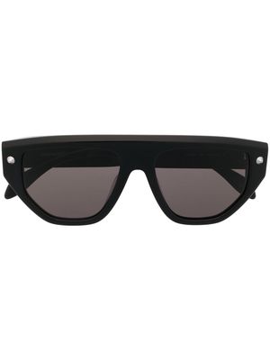 Alexander McQueen Eyewear engraved-logo straight-bridge sunglasses - Black