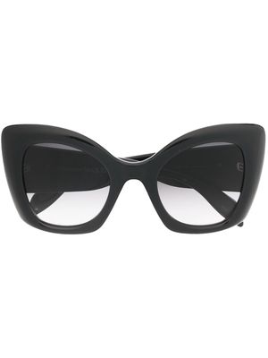 Alexander McQueen Eyewear gradient cat-eye frame sunglasses - Black