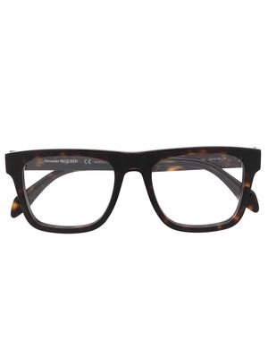 Alexander McQueen Eyewear tortoiseshell-effect square-frame glasses - Brown