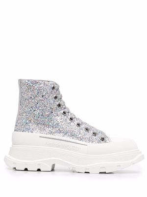Alexander McQueen glitter-embellished Tread Slick boots - Silver