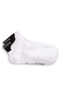 Alexander McQueen Logo Ankle Socks in White/black 9060