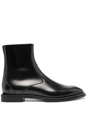 Alexander McQueen logo-engraved-heel leather boots - Black