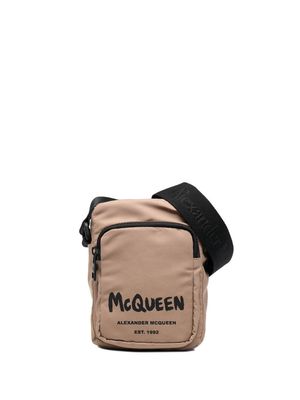 Alexander McQueen logo-print messenger bag - Neutrals
