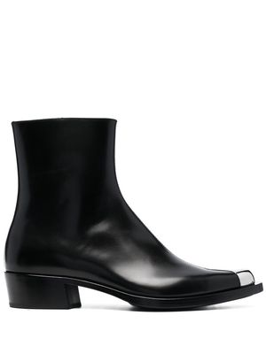 Alexander McQueen metal toecap ankle boots - Black