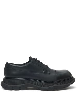 Alexander McQueen Tread leather lace up shoes - Black