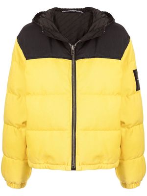 Alexander Wang logo-patch puffer jacket - Yellow