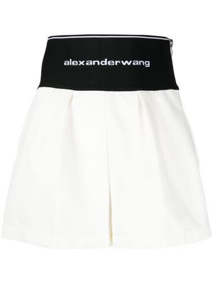 Alexander Wang logo-print cotton-twill safari shorts - White