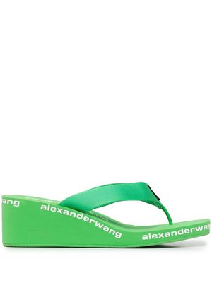 Alexander Wang logo-print flip flops - Green