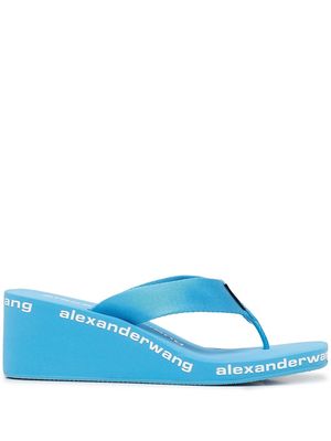 Alexander Wang logo-print thong-strap sandals - Blue