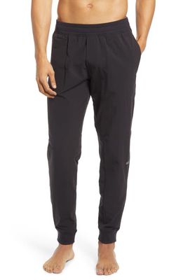 Alo Co-Op Pocket Tapered Joggers in Black
