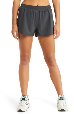 Alo Stride Shorts in Anthracite