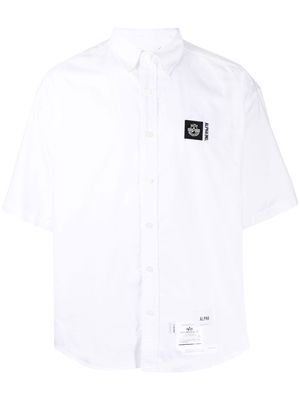 Alpha Industries logo-patch short-sleeve shirt - White