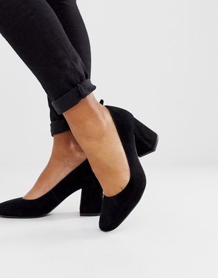 & Other Stories pump round toe shoes in black suede