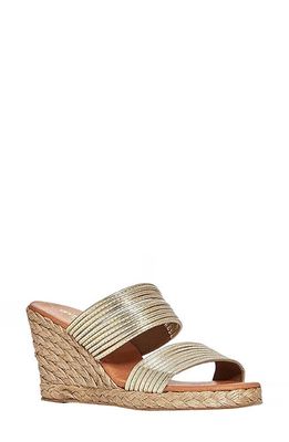 André Assous Amy Wedge Sandal in Platino Leather