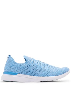APL: ATHLETIC PROPULSION LABS lightweight lace-up sneakers - Blue