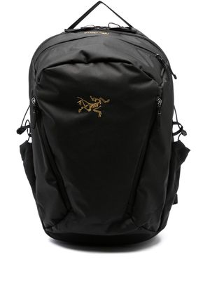 Arc'teryx Mantis 26 logo-embroidered backpack - Black