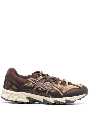 ASICS two-tone low-top sneakers - Brown