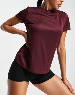 ASOS 4505 icon performance T-shirt in oxblood-Red