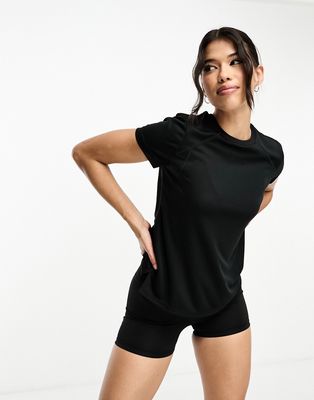 ASOS 4505 Icon performance T-shirt with quick dry in black