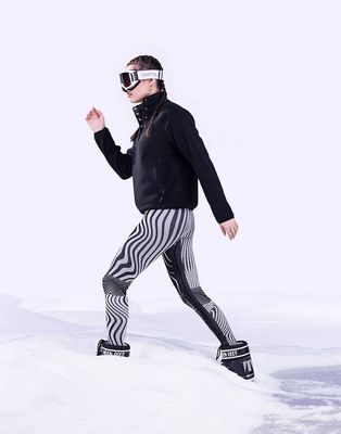 ASOS 4505 ski fleece with snaps in black