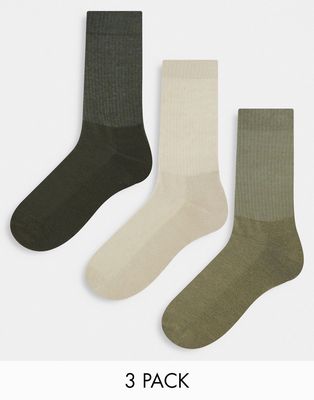 ASOS DESIGN 3 pack sports socks in khaki tones-Green