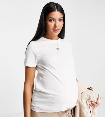ASOS DESIGN Maternity ultimate T-shirt with crew neck in cotton blend in white - WHITE
