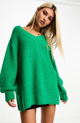 ASOS DESIGN Oversize V-Neck Sweater in Mid Green