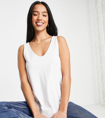 ASOS DESIGN Petite ultimate tank top with scoop neck in cotton in white - WHITE