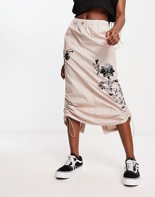 ASOS DESIGN side ruched cargo maxi skirt with embroidery-Pink