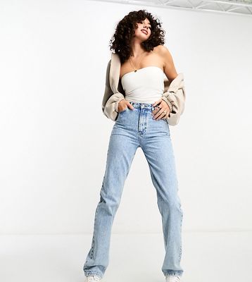 ASOS DESIGN Tall 90s straight leg jeans in vintage light wash-Blue