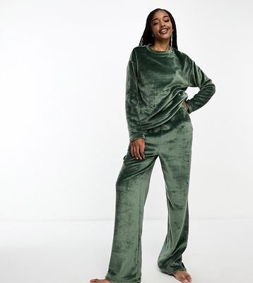ASOS DESIGN Tall exclusive lounge super soft fleece sweatshirt & sweatpants set in green