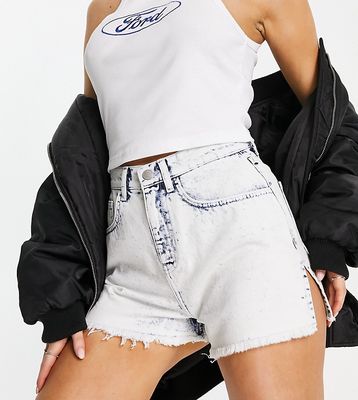 ASYOU denim shorts with frayed hem in bleach wash-Blue