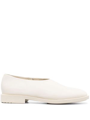 AT KOLLEKTIVE Bianca leather loafers - White