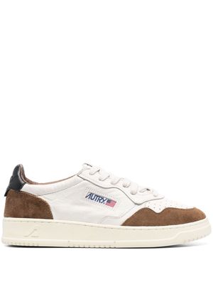 Autry logo-patch leather sneakers - Neutrals