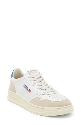 AUTRY Medalist Low Sneaker in White/Bright Blue