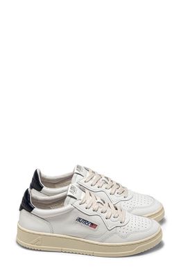 AUTRY Medalist Low Sneaker in White Leather/Black