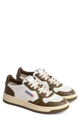 AUTRY Medalist Low Sneaker in White/Olive