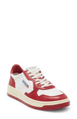 AUTRY Medalist Low Sneaker in White/red