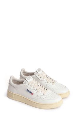 AUTRY Medalist Low Sneaker in White/White