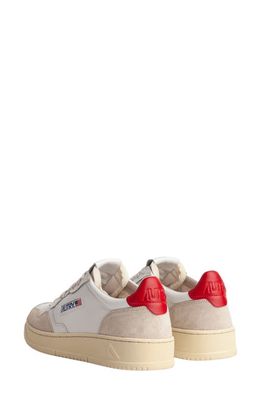 AUTRY Medalist Low Sneaker in Wht/red