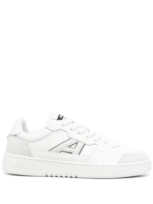 Axel Arigato logo-patch low-top sneakers - White