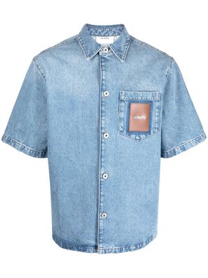 Axel Arigato logo-patch short-sleeve denim shirt - Blue