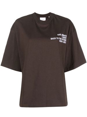 Axel Arigato slogan-print logo T-shirt - Brown