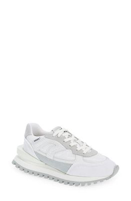 Axel Arigato Sonar Sneaker in White/Grey
