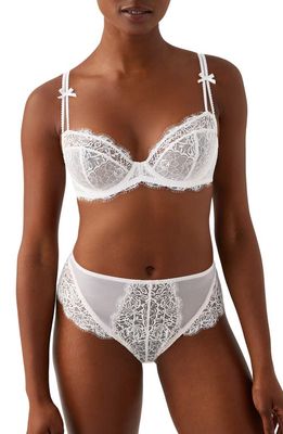 b.tempt'D by Wacoal It's On Eyelash Lace Underwire Bra in Sea Salt 