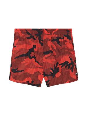 Balenciaga camouflage-print swim shorts - Red