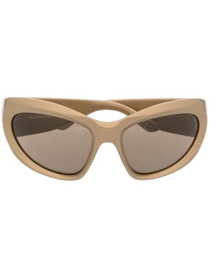 Balenciaga Eyewear gradient-lens cat-eye sunglasses - Gold