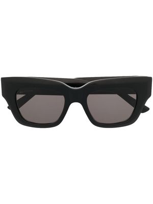 Balenciaga Eyewear logo-plaque D-frame sunglasses - Black