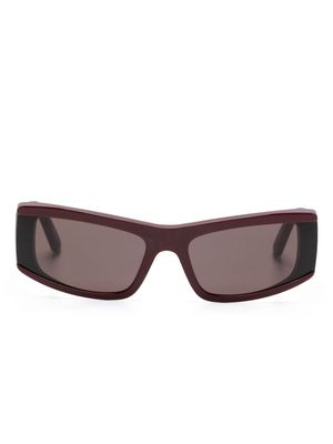 Balenciaga Eyewear logo-print cat-eye sunglasses - Red