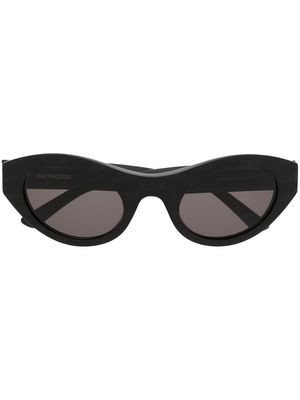Balenciaga Eyewear monogram cat-eye sunglasses - Black